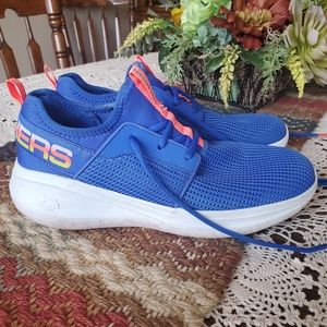 Skechers sneakers